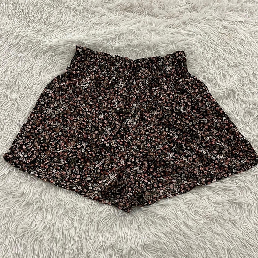 Flowy summer floral shorts